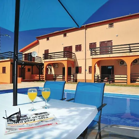 0 Bedroom In Bilice Apartment *
